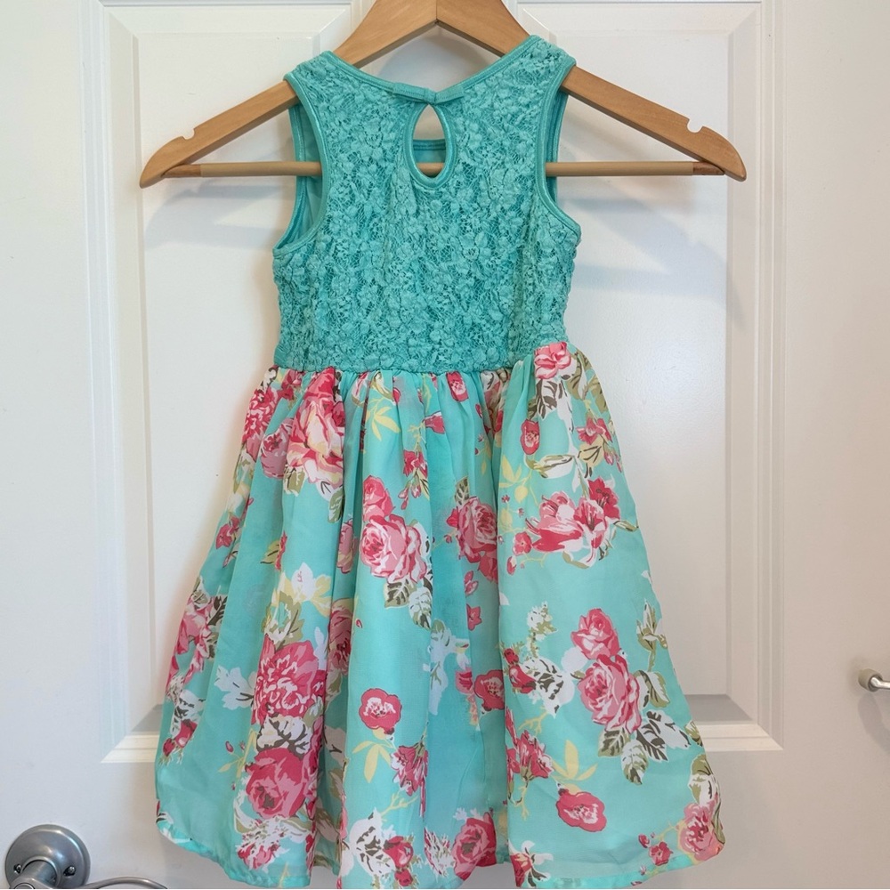 Little Girl Floral Summer Dress Size: 5yr Spring/Summer/Birthday Party/ Events - Picture 6 of 7